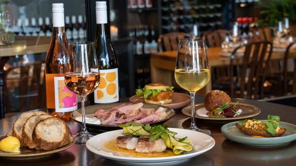 Brisbane: Gourmet City Winery Two-Course Dinner with Wine Tasting Flight