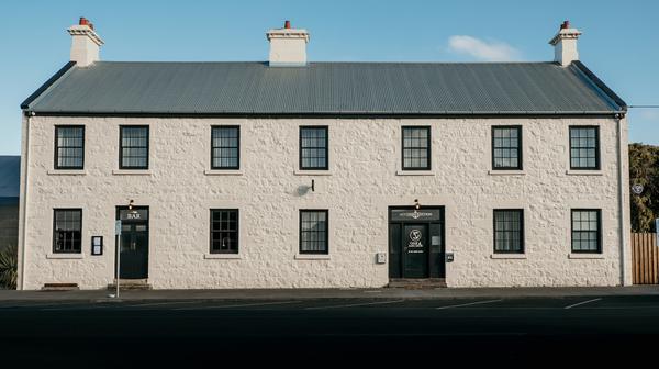Romantic Port Fairy Heritage-Listed Hideaway