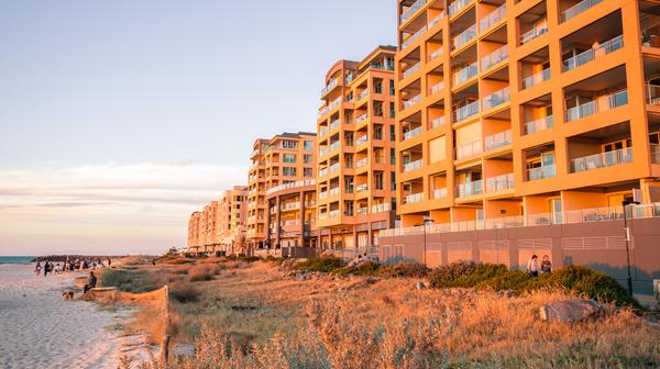 Glenelg Apartment Escape Just 20 Minutes from Adelaide CBD with Oceanfront Location