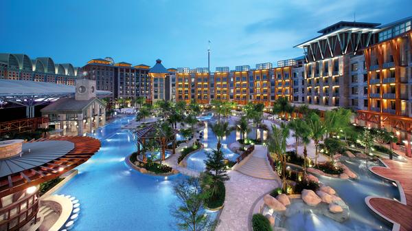 Five-Star Sentosa Island Glamour with Universal Studios Singapore & S.E.A. Aquarium Tickets