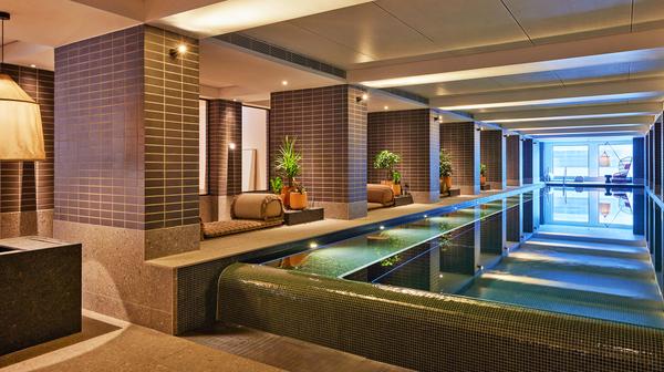 Five-Star Melbourne CBD Escape with Level 25 Restaurant & Lap Pool