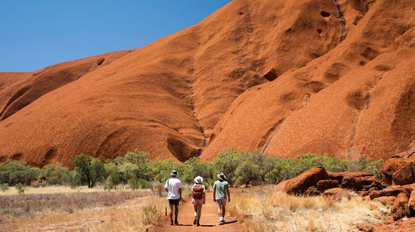Sydney to Uluru & Cairns: 10-Day Luxury Small-Group Tour with Sounds of Silence Dinner, Blue Mountains & Daintree Rainforest Visits & Great Barrier Reef Cruise