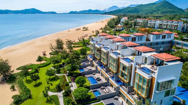 Five-Star Oceanfront Vietnam Retreat with Rooftop Bar & Private Beach