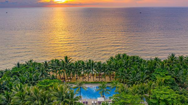 Five-Star Award-Winning Phu Quoc Island Resort with Private Beachfront