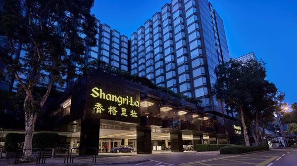 Shangri-La Hong Kong Harbourfront Break with Michelin-Starred Restaurant
