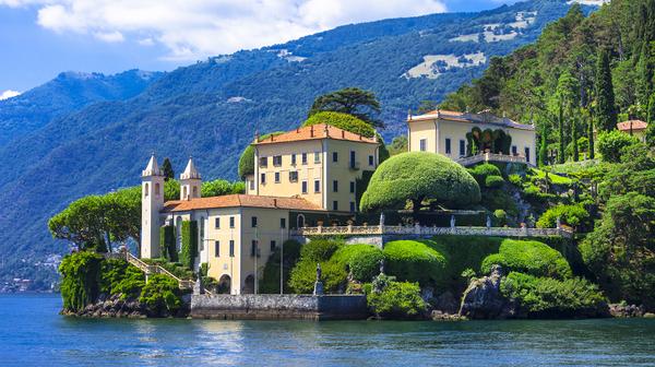 Italy by First-Class Rail: 9-Day Tour from Italian Lakes to Venice with Verona Walking Tour & Lake Como Visit