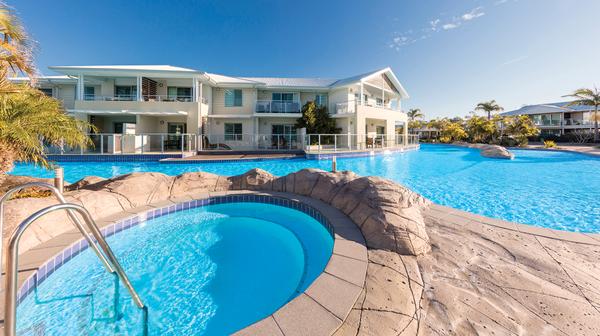 Idyllic Oaks Resort Studio Stay in the Heart of Port Stephens with Tropical Lagoon Pool