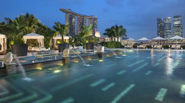 Five-Star Mandarin Oriental Luxury in Singapore's Marina Bay with Forbes Award-Winning Spa