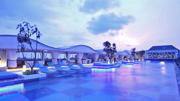  Seminyak Lively Escape with Sky-High Infinity Pool, All-Day Breakfast, Daily Lunch or Dinner & Nightly Cocktails