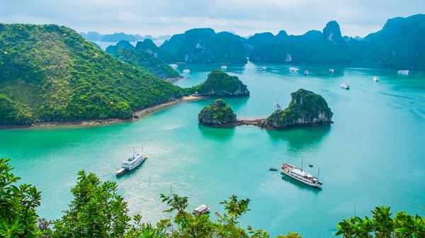 Vietnam: 12-Day Luxury Small-Group Tour from Hanoi to Ho Chi Minh City with Hạ Long Bay Cruise & Cambodia Extension