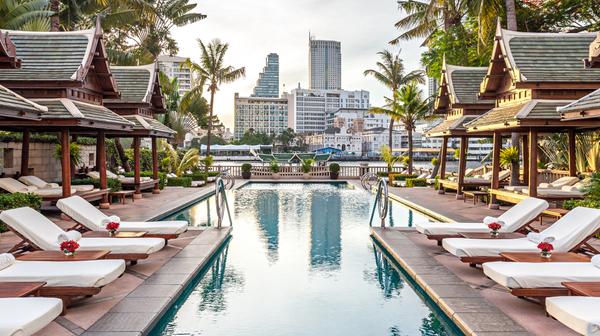 Five-Star Sophisticated Bangkok Escape with Daily Breakfast, Nightly Cocktails & Afternoon Tea