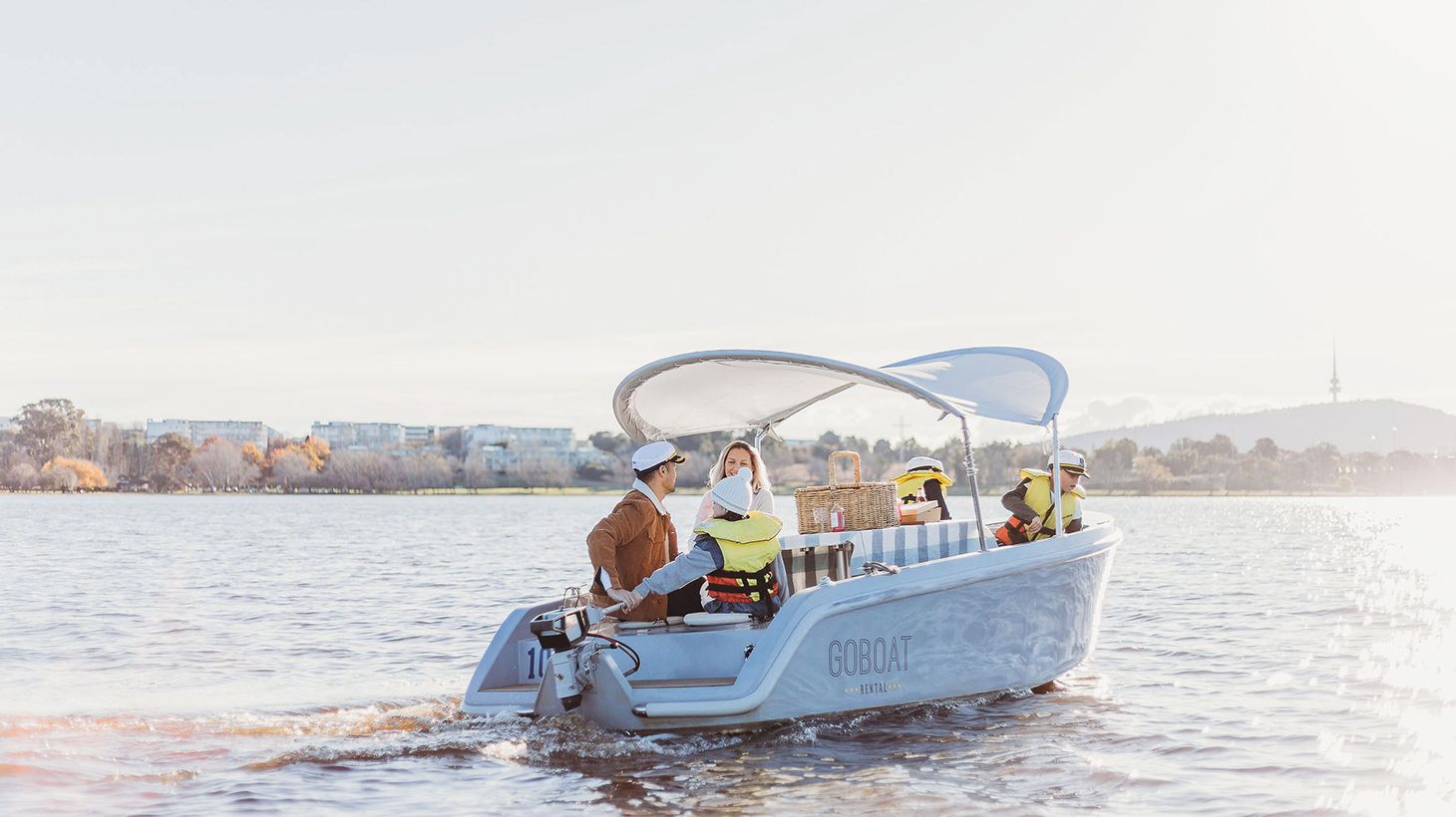 Three-Hour Eco-Friendly Boat Hire in Kingston for Up to Eight People 1