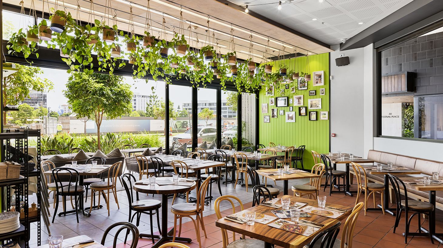Expérience de dîner italien pour deux avec menu partagé en trois services et verre de vin à Newstead