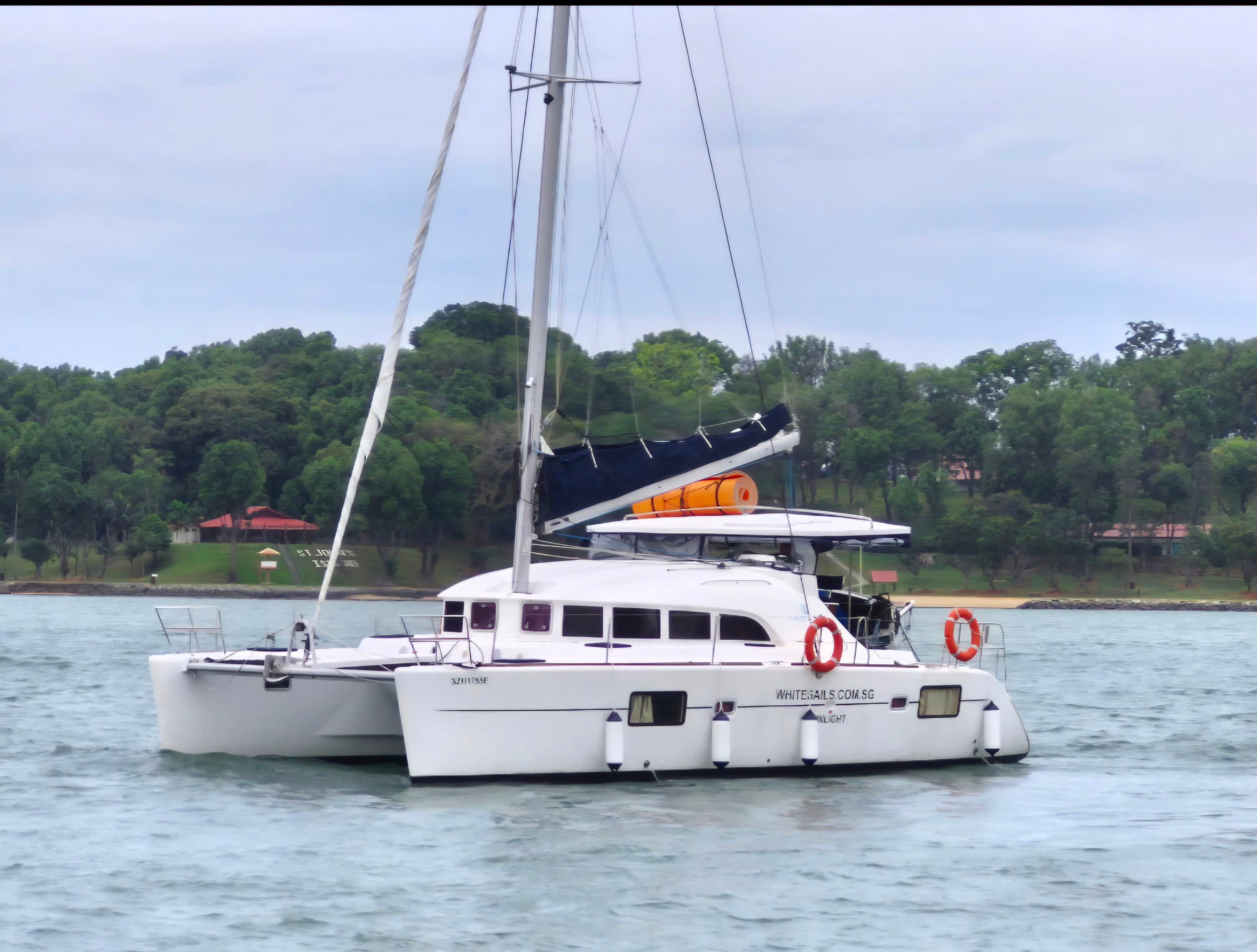 Singapore Private Yacht Charter (Sunlight) by White Sails