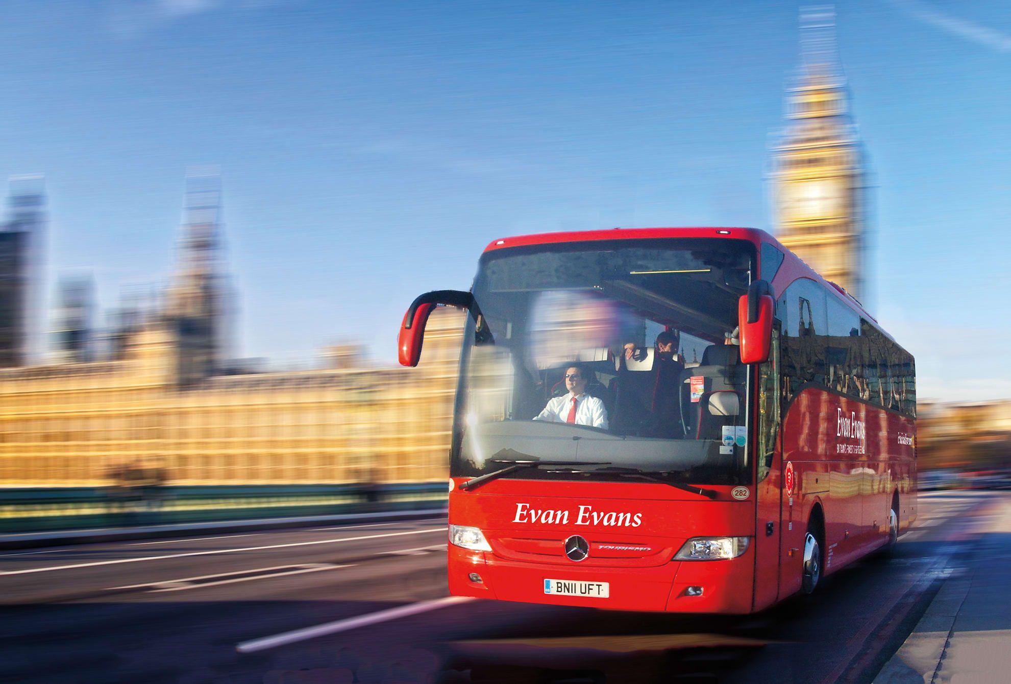 London in One Day Tour with River Cruise and Changing of the Guard 3