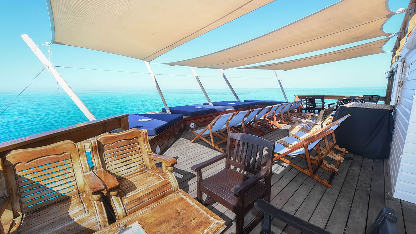 Day Trip to Cloud 9 Floating Bar and Restaurant with Dining Credit & Return Hotel Transfers 5