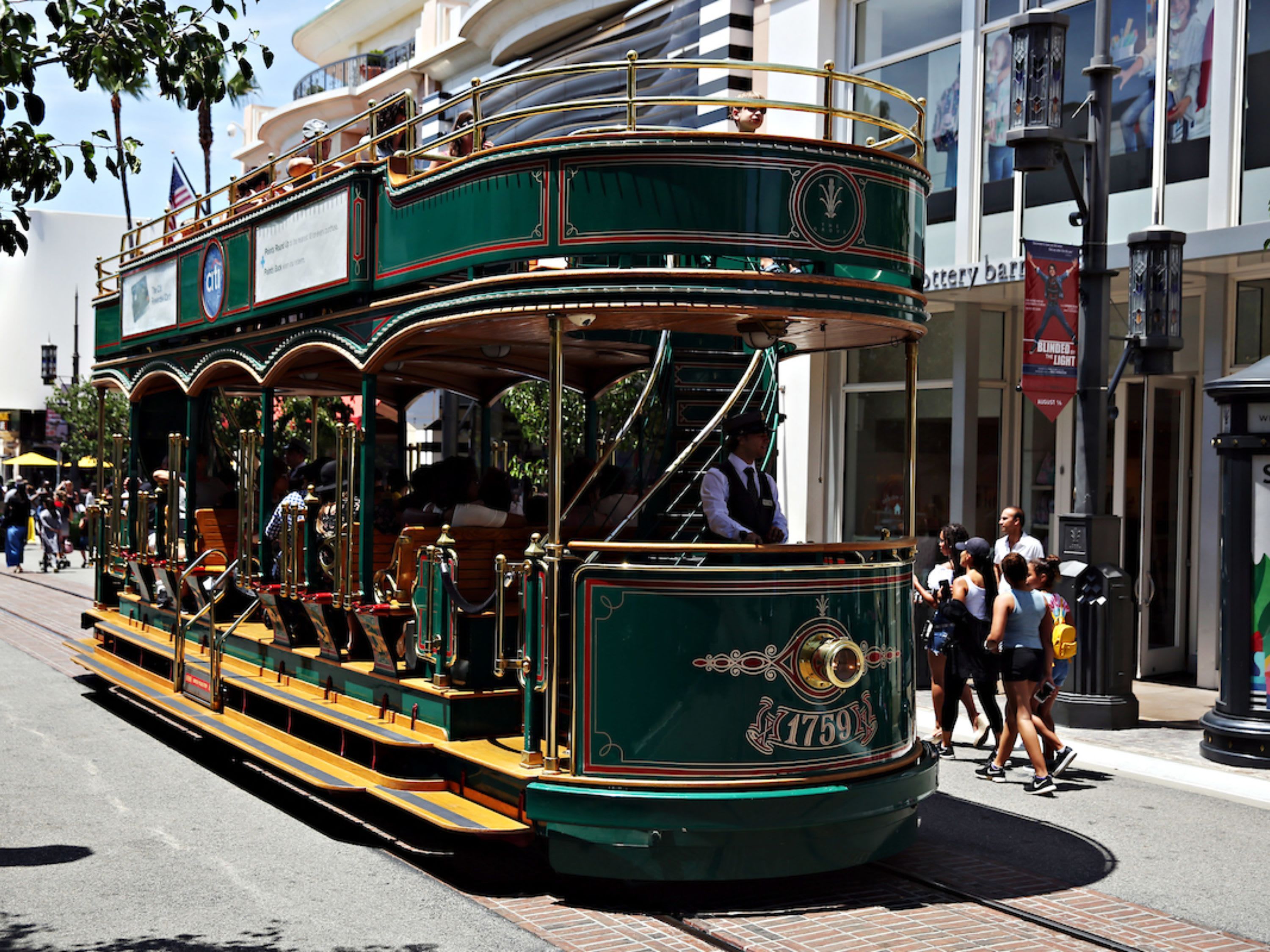 LA City and Beaches Iconic Day Tour with Optional Transfers 6