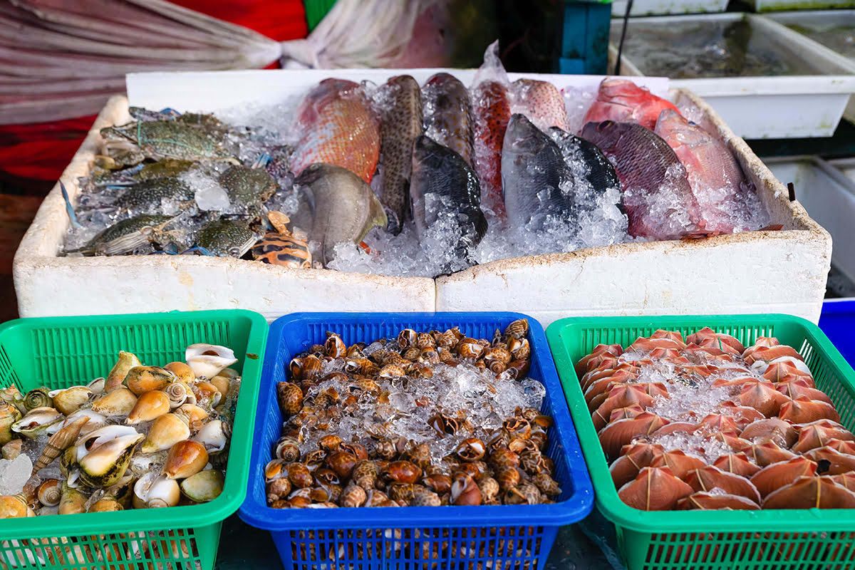 Phuket: Sunset Views and Seafood Market Dinner Guided Tour 3