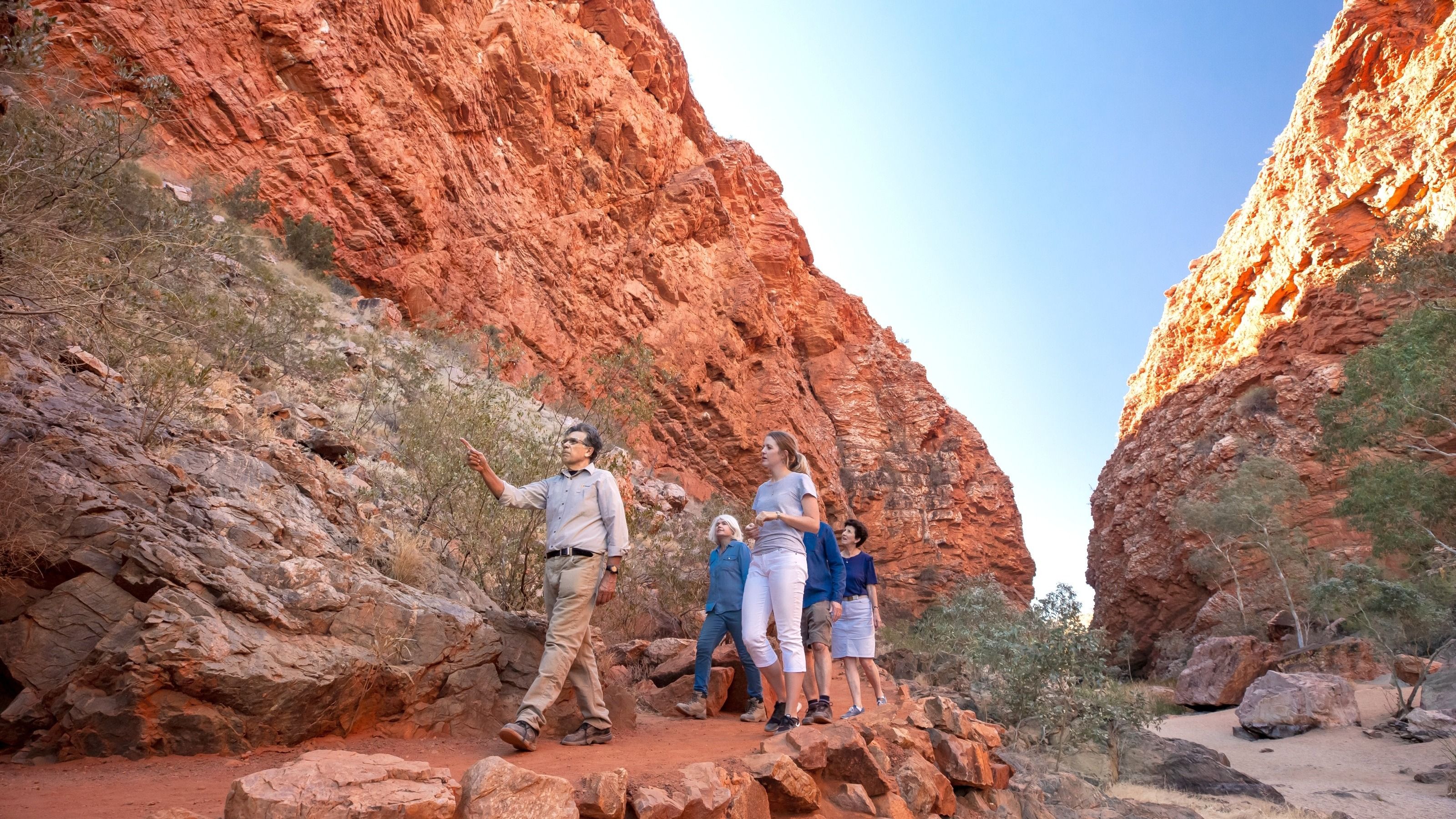 Full-Day West MacDonnell Ranges Tour from Alice Springs