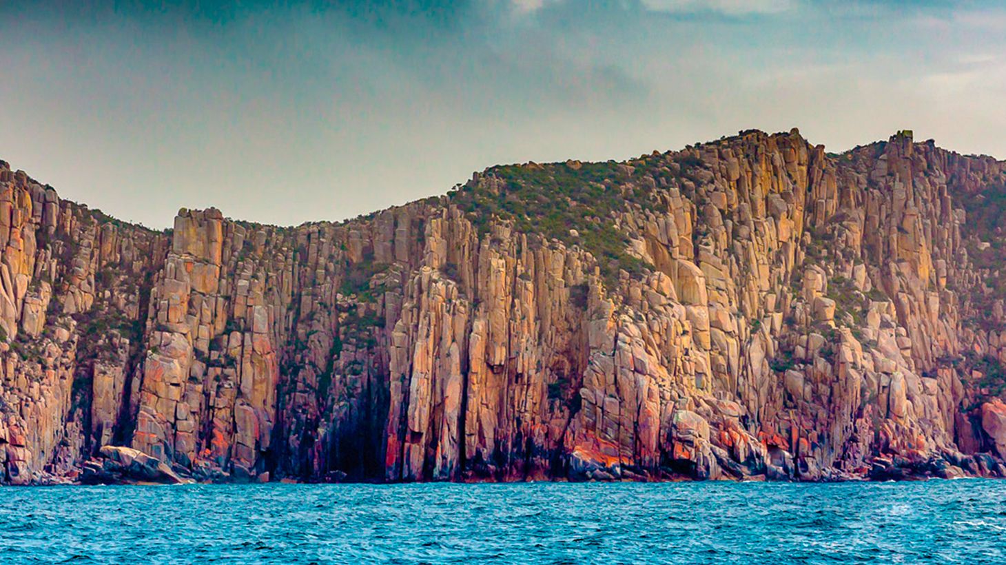 Half-Day Scenic Cruise from Coles Bay to Wineglass Bay with Lunch 3
