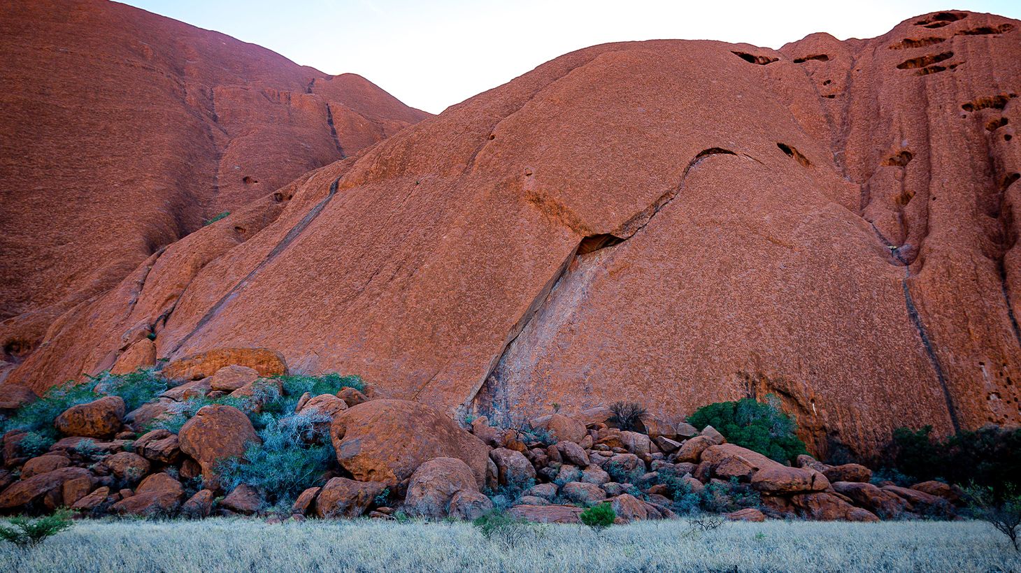Uluru: Three-Hour Guided Uluru Highlights Tour with Picnic Breakfast 8