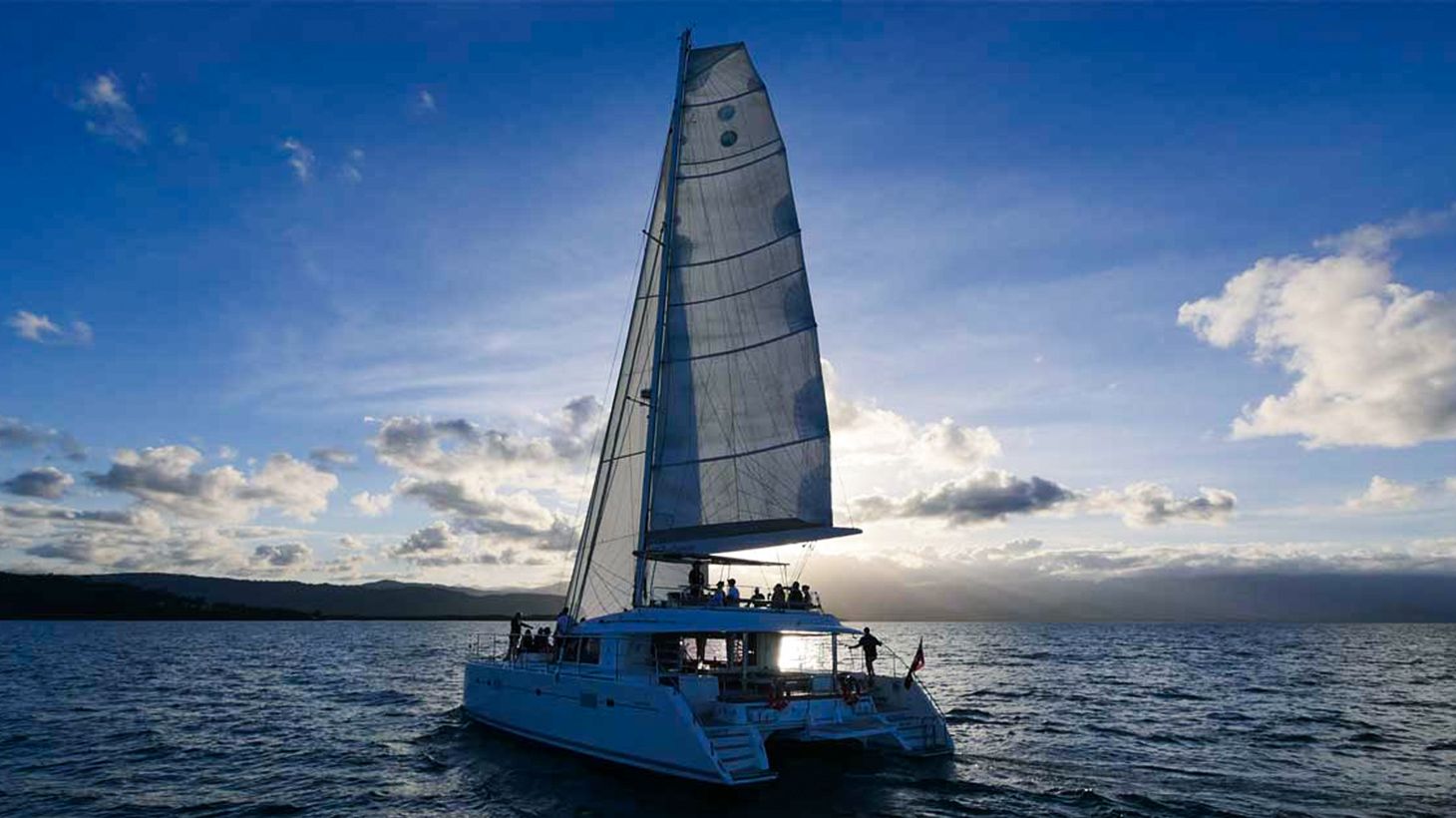 1.5-Hour Sunset Sailing Tour Over the Coral Sea with Canapes & Welcome Drink 4