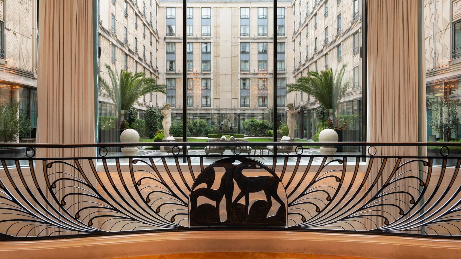 호텔 뒤 콜렉션네어 파리 2박 숙박권 L Hotel du Collectionneur