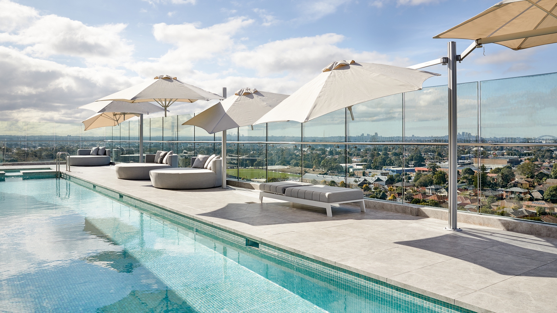 Modern Escape near Sydney Olympic Park with Rooftop Swimming Pool