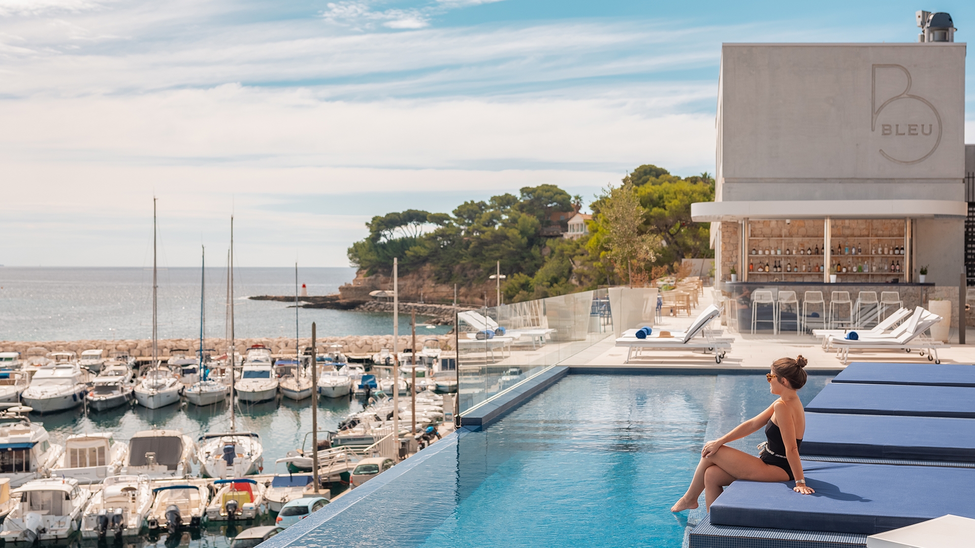 Cote D'Azur Oceanfront Escape Just 30 Minutes from Marseille with Daily