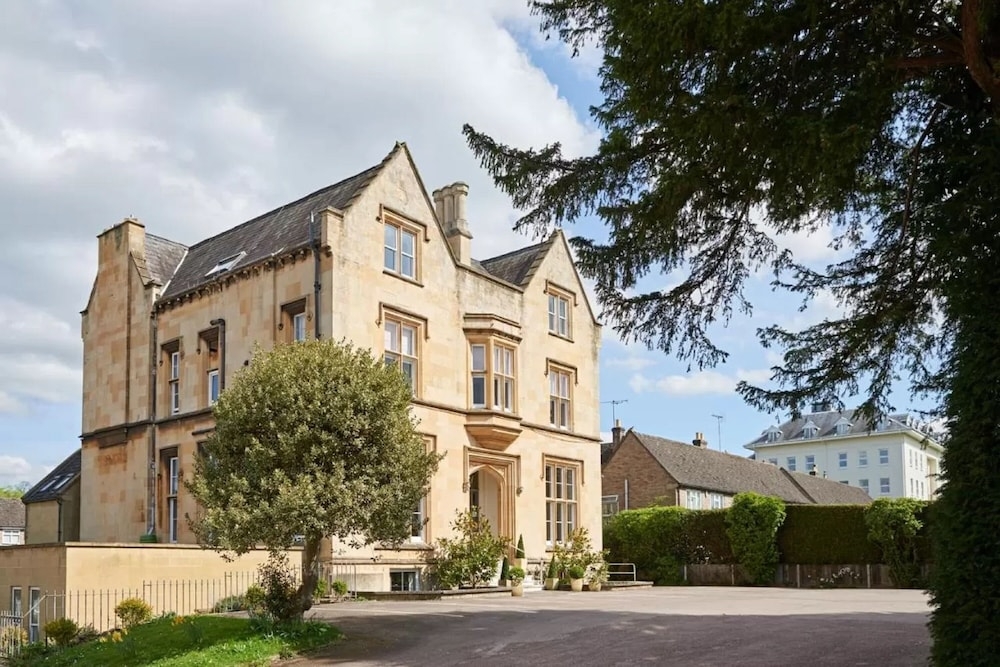 Cotswold Grange, Cheltenham Luxury Escapes AU