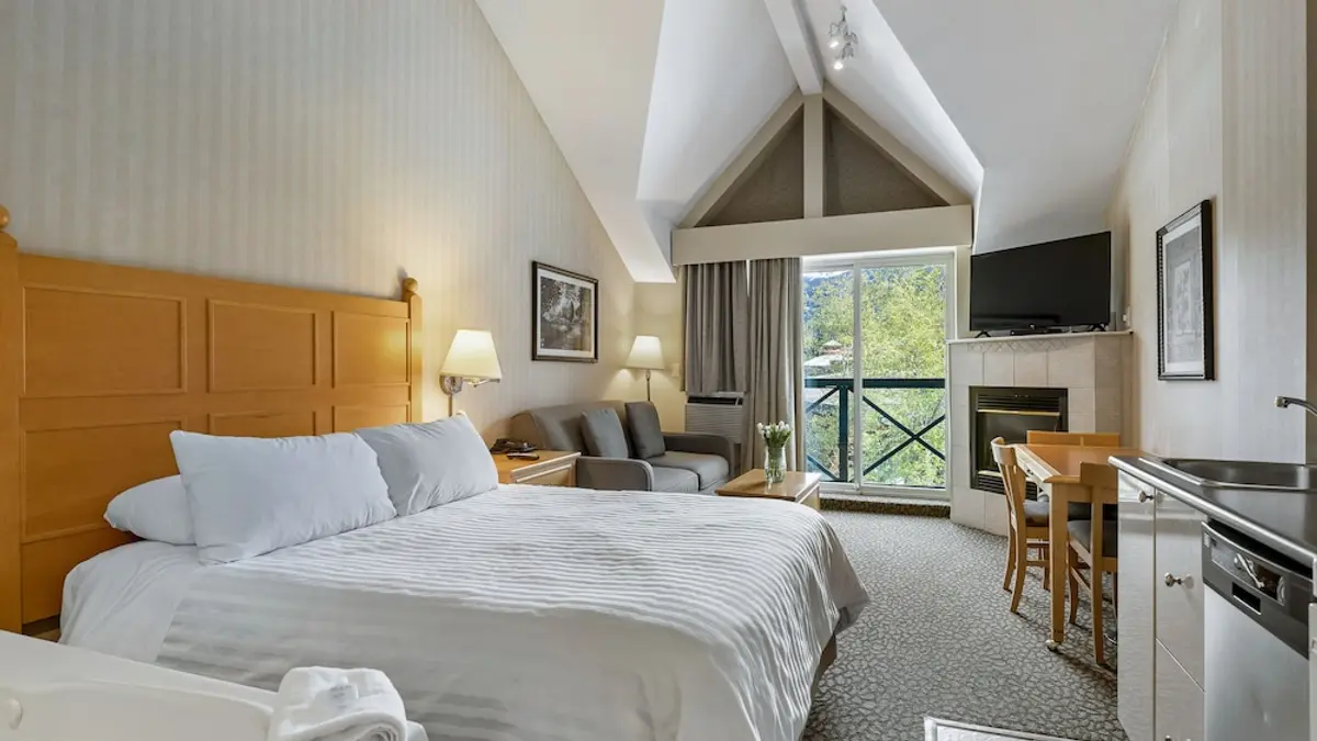 Pinnacle Hotel Whistler Village, Whistler, Canada