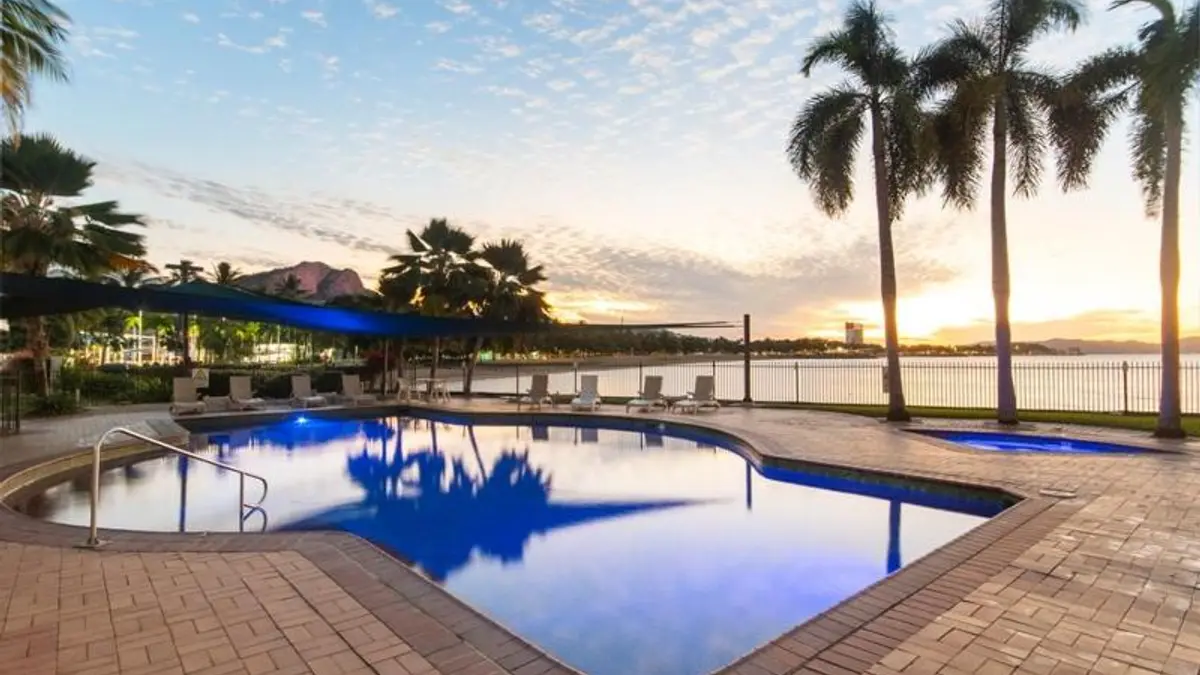 Absolute Luxury on the Marina Oceanfront Modern Penthouse with Panoramic Views, Townsville, Australia