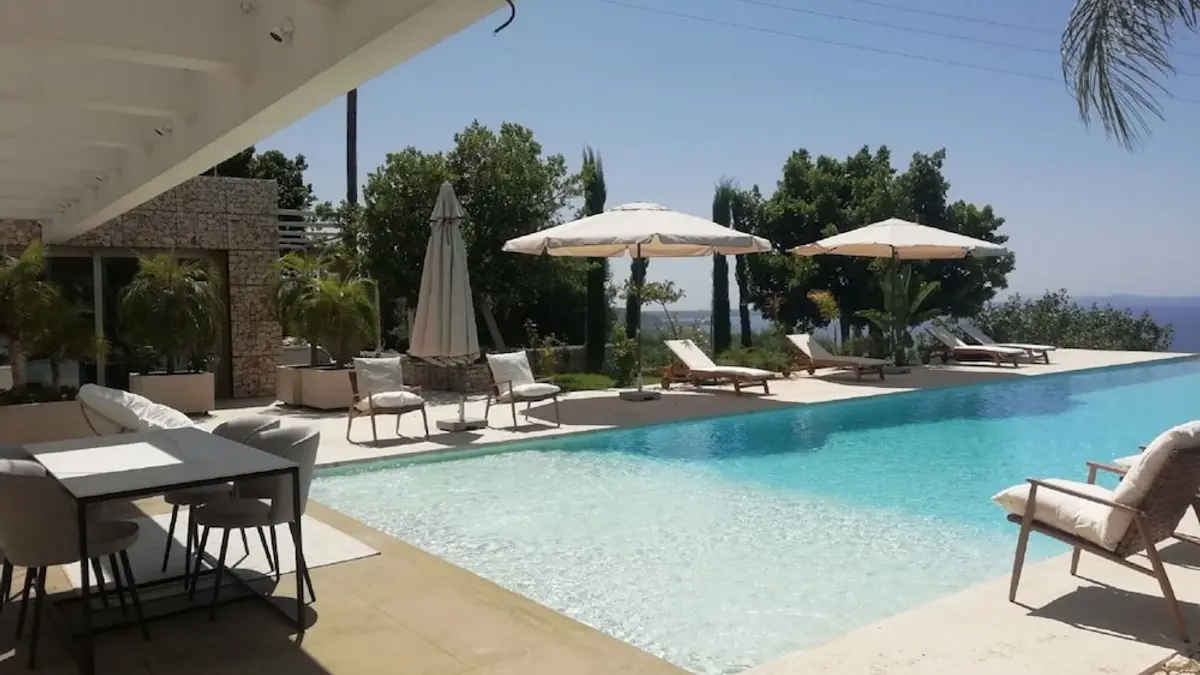 Villa in Patras With Pool Near Beach, Patras, Greece