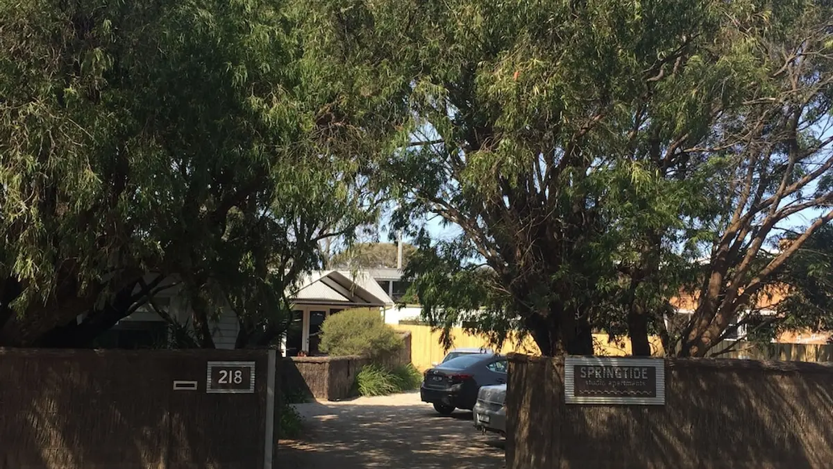 Springtide Studio Apartments, Point Lonsdale, Australia