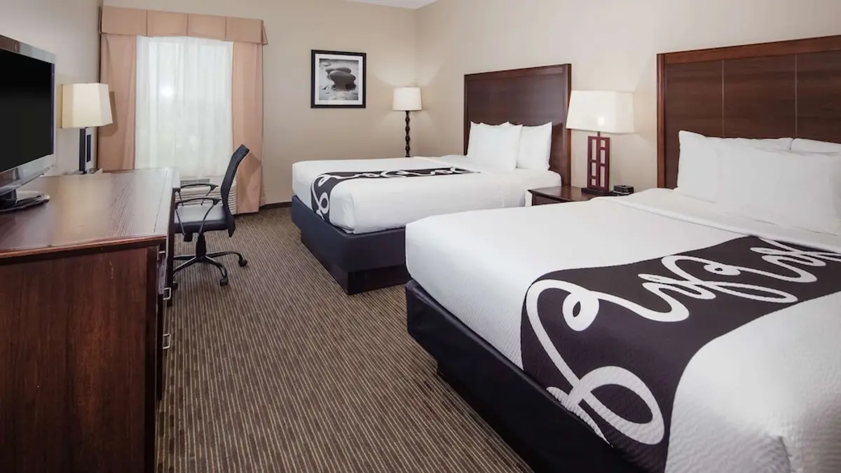 La Quinta Inn & Suites by Wyndham Inglewood, Inglewood, United States