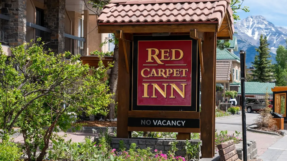 Red Carpet Inn, Banff, Canada