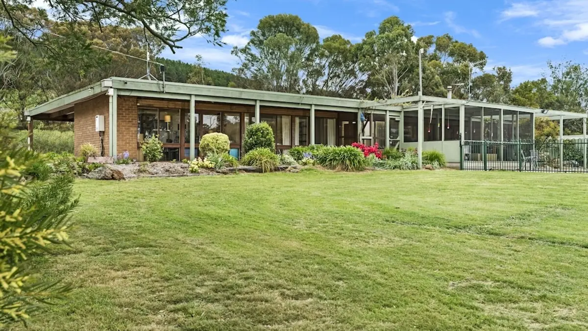 Gisborne Peak Winery Cottages, Gisborne, Australia