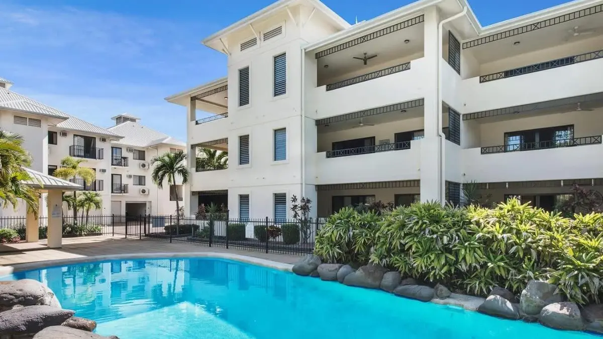 Townsville Waterfront Apartment with 2 BR Pool & Parking, Townsville, Australia