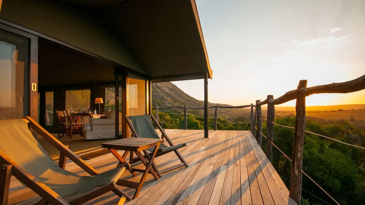 HillsNek Safari Camp - Amakhala Game Reserve, Sidbury, South Africa