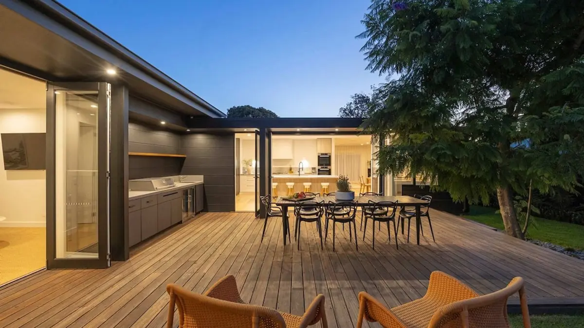 Midnight Sands Luxe Beachside Designer With Pool, Melbourne, Australia