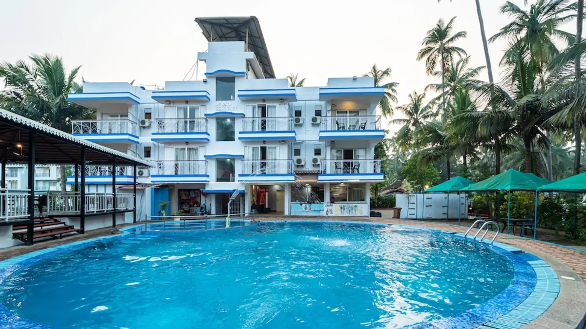 Treebo Gulmohar Beach Resort mit Pool, Calangute, India