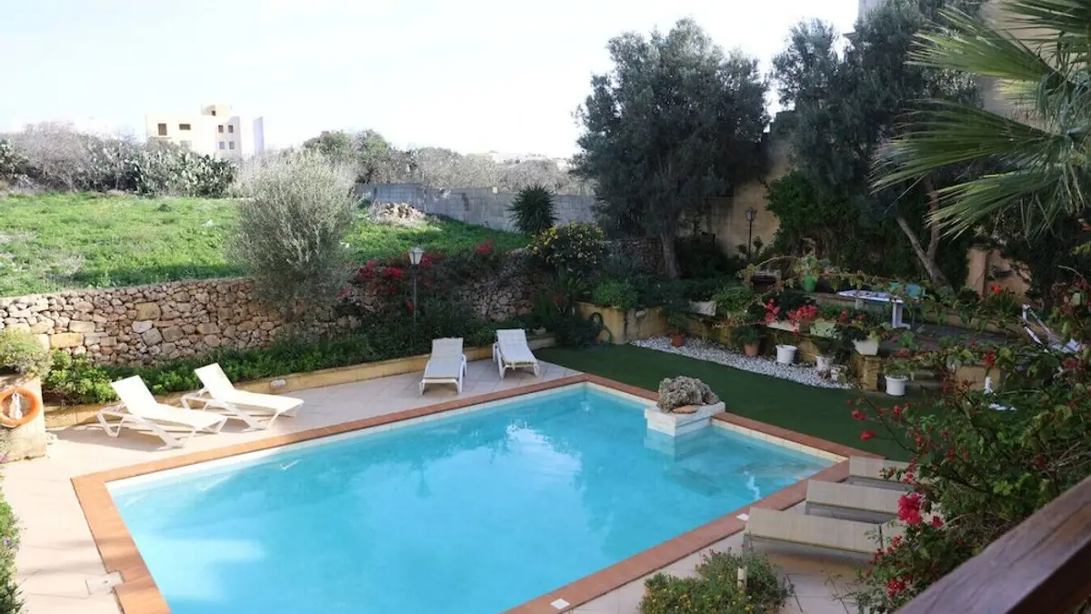 Rustic Xag ra Farmhouse With Pool Garden BBQ, Xaghra, Malta