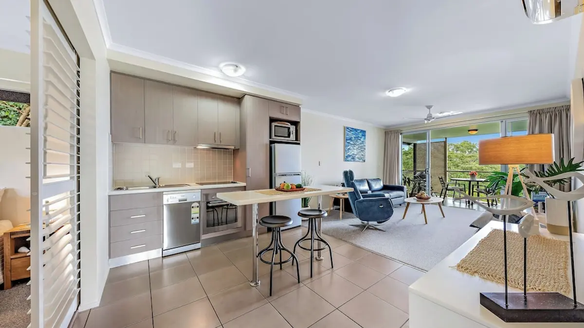 Alpha 8 on Waterson - Airlie Beach, Airlie Beach, Australia