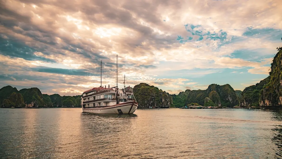Heritage Line Ginger Cruise – Ha Long Bay & Lan Ha Bay, Ha Long, Vietnam