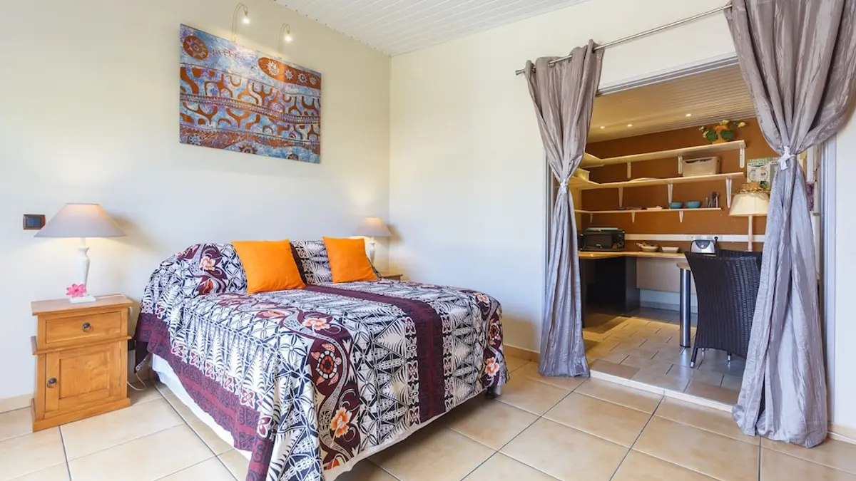 Au Regina, Arue, French Polynesia