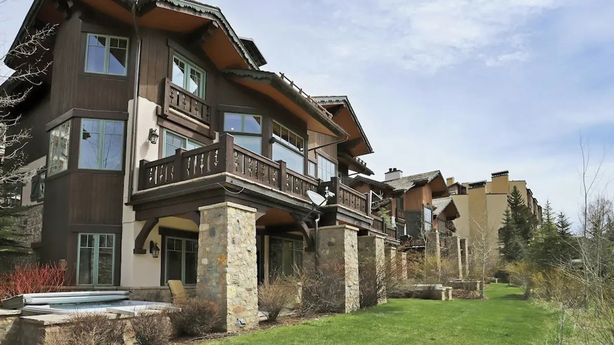 Legendary Lodging at the Ritz Carlton Residences Vail, Vail, United States