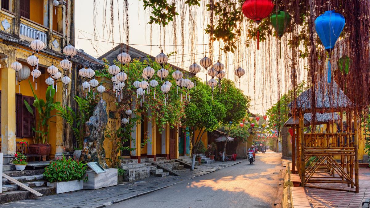 Deluxe 13-Day Vietnam & Cambodia Highlights Tour with Ha Long Bay, Hoi An & Mekong River Cruise by 
