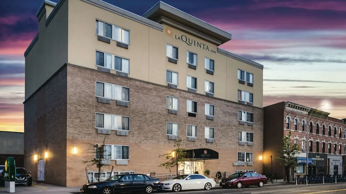 La Quinta Inn & Suites by Wyndham Brooklyn Downtown, Brooklyn, United States