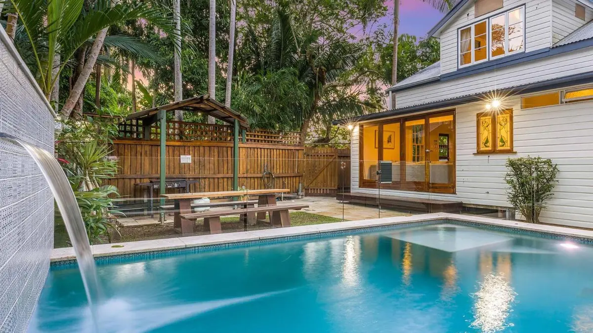 Starr Cottage - Quaint Cottage with a stunning pool - Close to everything Byron!, Byron Bay, Australia