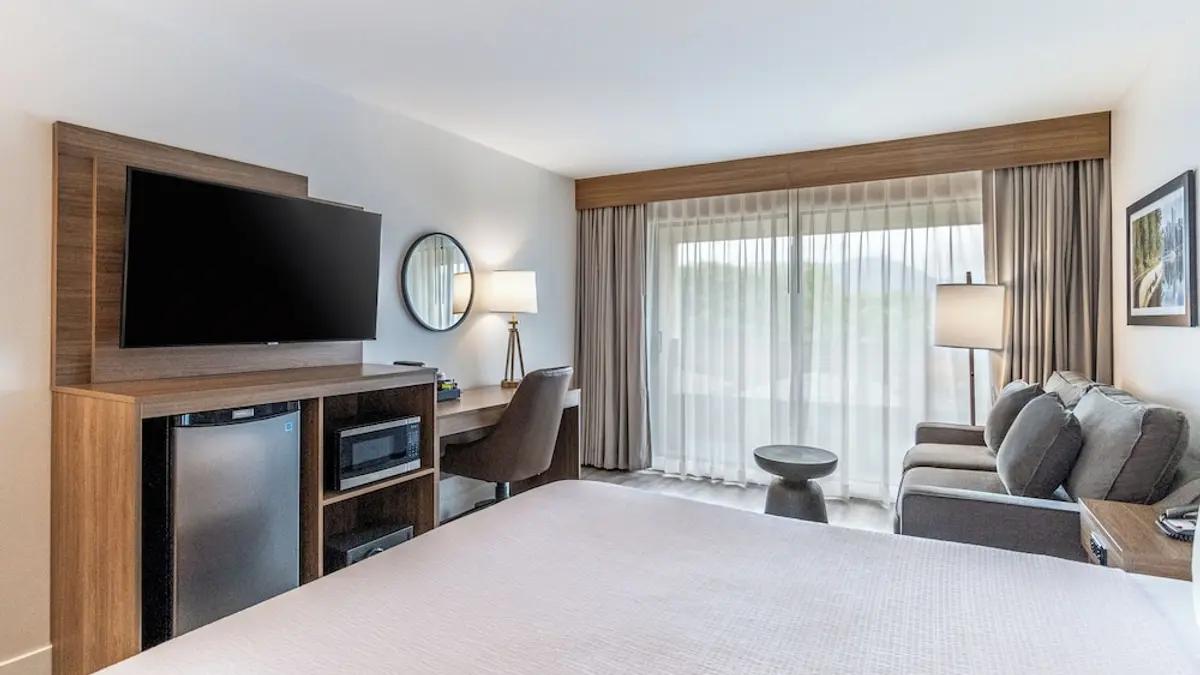 Atrium Hotel Vancouver, Vancouver, Canada